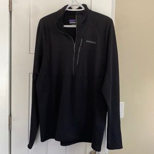 Men’s black Patagonia quarter zip